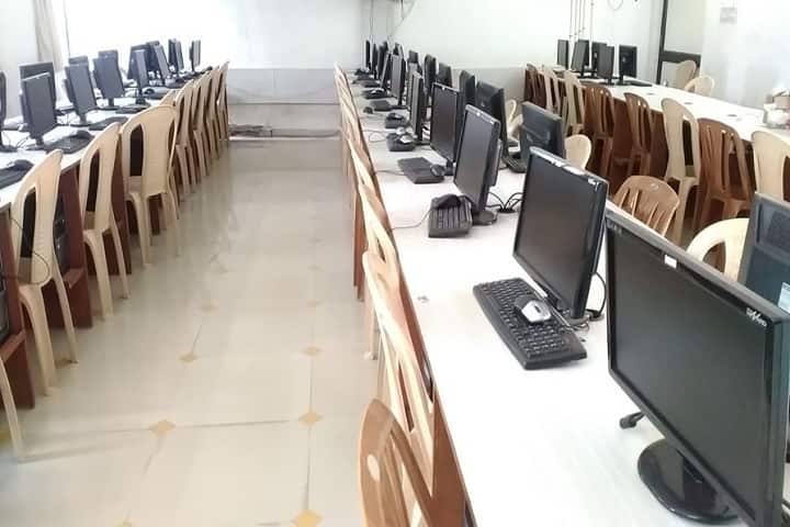 LJ Institute of Pharmacy campus in Ahmedabad, Gujarat, India — photo 5