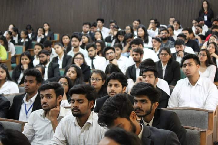 Institute of Law campus in Ahmedabad, Gujarat, India — photo 5