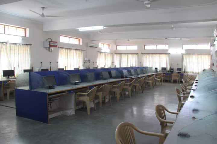 Janardan Rai Nagar Rajasthan Vidyapeeth campus in Udaipur, Rajasthan, India — photo 6