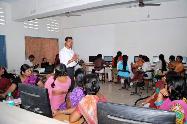 CP and Berar Education Society's College campus in Nagpur, Maharashtra, India — photo 3