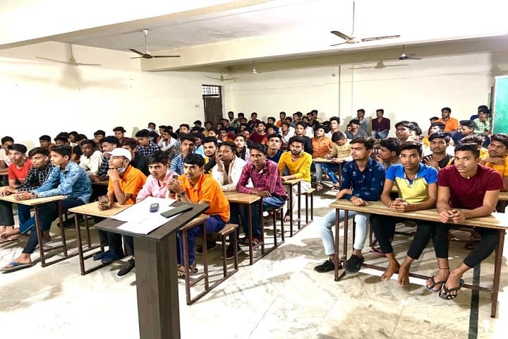 Dr BPS College campus in Agra, Uttar Pradesh, India — photo 2