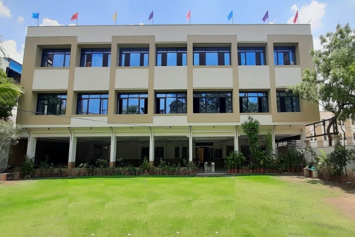 Rukmadevi Pannalal Laddha Maheshwari College campus in Indore, Madhya Pradesh, India — photo 2
