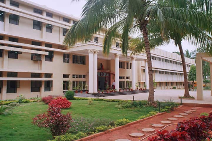 Vasavi Educational Trust First Grade College, Bangalore campus in Bangalore, Karnataka, India
