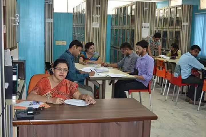 The Calcutta Anglo Gujarati College campus in Kolkata, West Bengal, India — photo 3