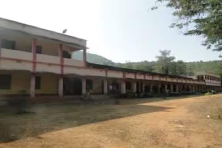 Raghunath Samabaya Mahavidyalaya campus in Odagaon, Odisha, India — photo 3