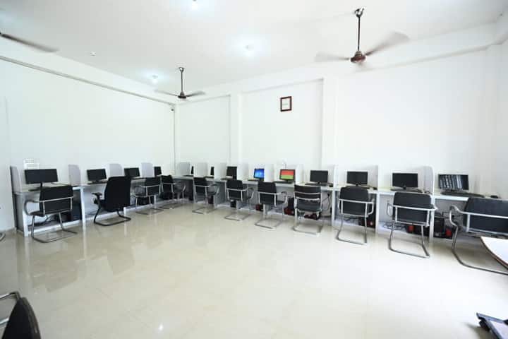 Rajat Girls Degree College campus in Lucknow, Uttar Pradesh, India — photo 4