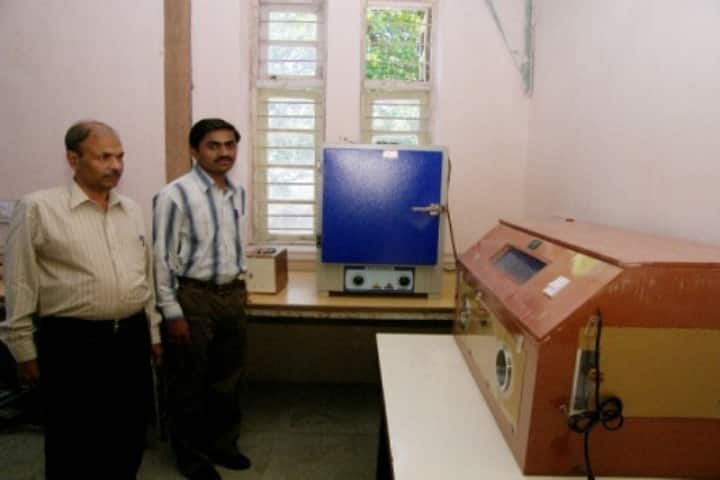 S C Mutha Aryangla Vaidyak Mahavidyalaya campus in Satara, Maharashtra, India — photo 3