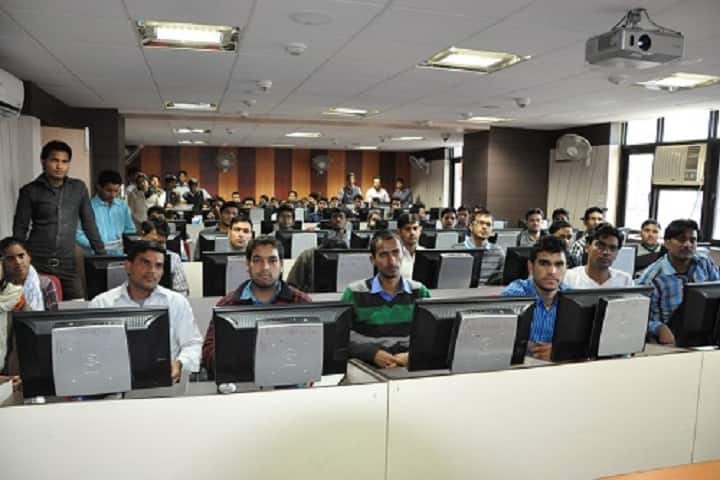 Shri Lal Bahadur Shastri National Sanskrit University campus in New Delhi, Delhi, India — photo 5