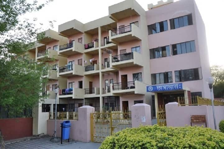 Shri Lal Bahadur Shastri National Sanskrit University campus in New Delhi, Delhi, India — photo 6