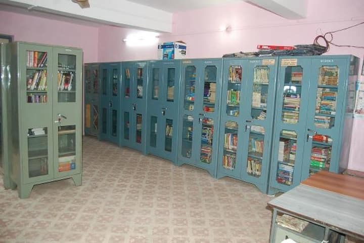 Women's College of Arts Commerce and Computer Application campus in Jalgaon, Maharashtra, India — photo 2
