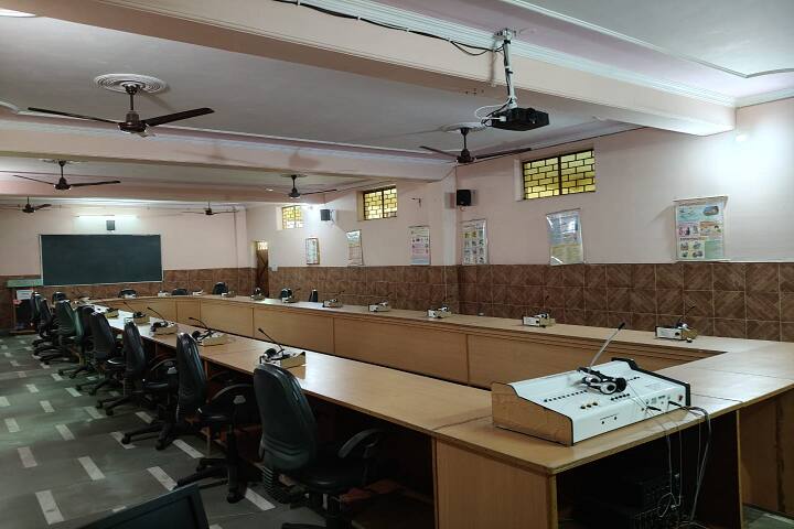 Pradeep Memorial Comprehensive College of Education campus in New Delhi, Delhi, India — photo 4