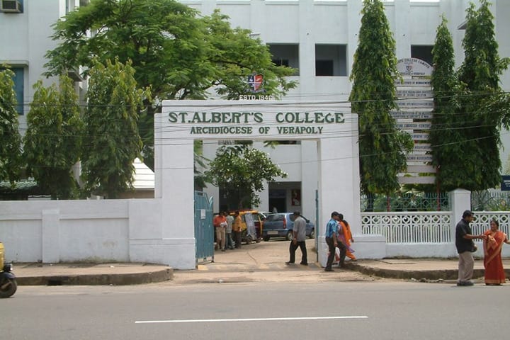 St Alberts College campus in Ernakulam, Kerala, India — photo 2