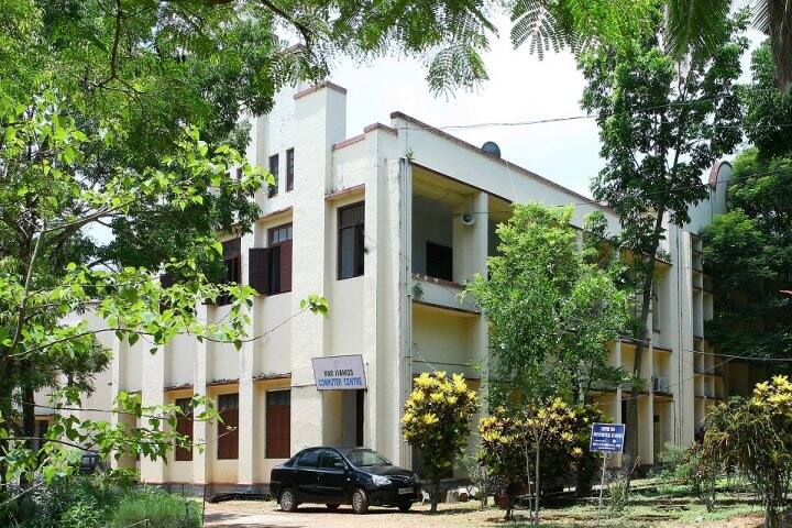 Mar Ivanios College campus in Thiruvananthapuram, Kerala, India — photo 4