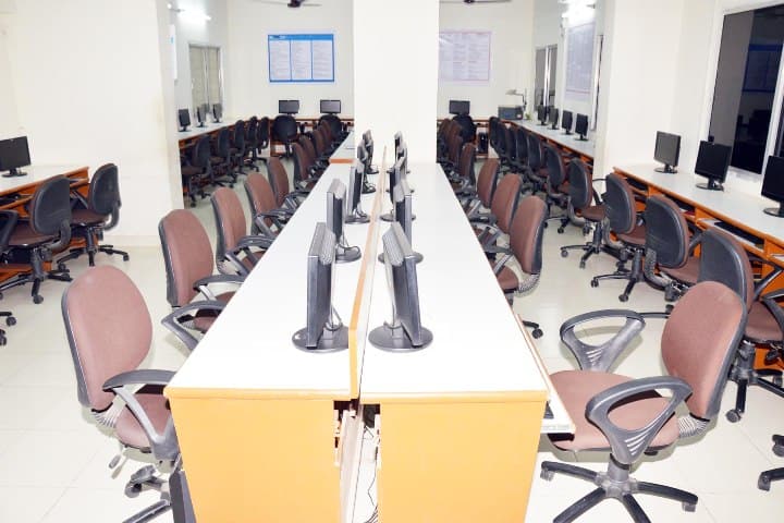 BN Patel Institute of Paramedical and Science campus in Anand, Gujarat, India — photo 2