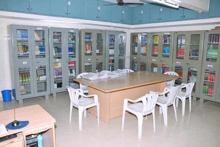 BN Patel Institute of Paramedical and Science campus in Anand, Gujarat, India — photo 4
