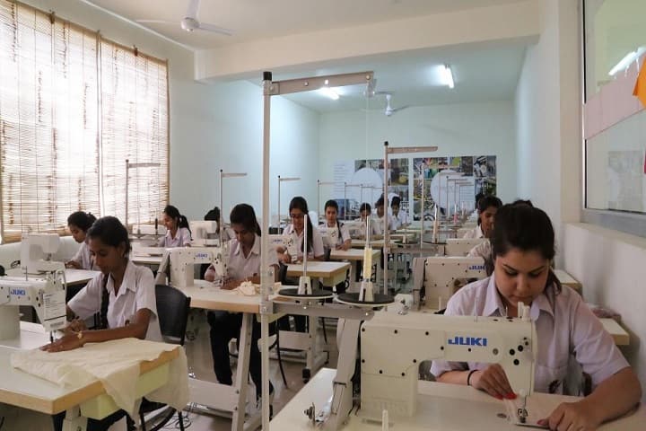 Dezyne E'cole College campus in Ajmer, Rajasthan, India — photo 5