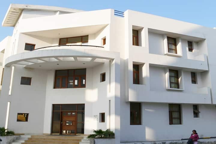 Gyan Vihar School of Pharmacy campus in Jaipur, Rajasthan, India — photo 5