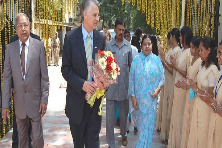 Karamat Husain Muslim Girls PG College campus in Lucknow, Uttar Pradesh, India — photo 6