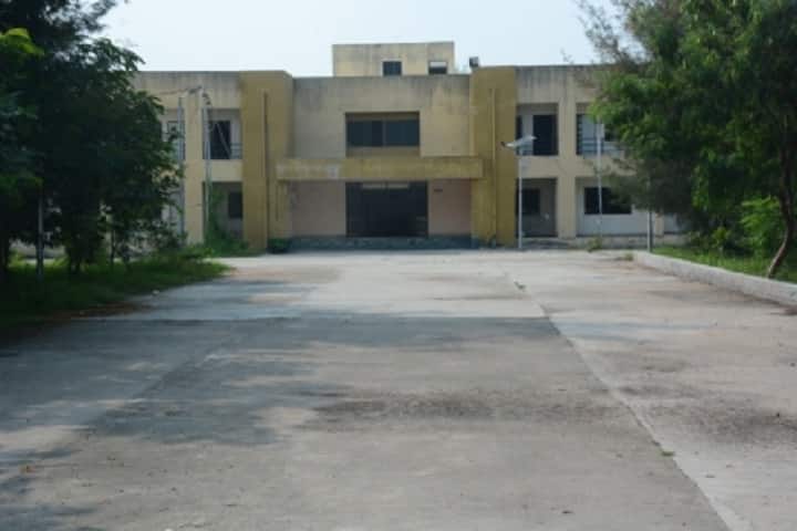 Government Engineering College campus in Godhra, Gujarat, India — photo 4