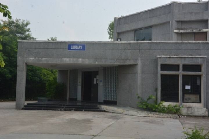 Government Engineering College campus in Godhra, Gujarat, India — photo 5