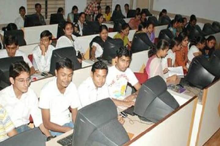 PD Pandya Mahila Commerce College campus in Ahmedabad, Gujarat, India — photo 1