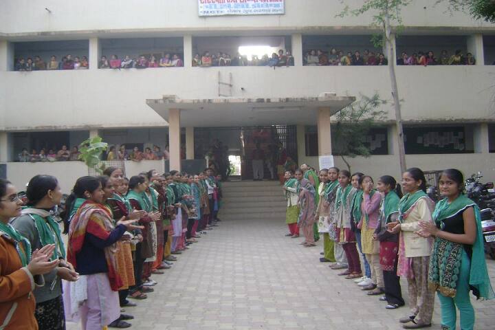 PD Pandya Mahila Commerce College campus in Ahmedabad, Gujarat, India — photo 5