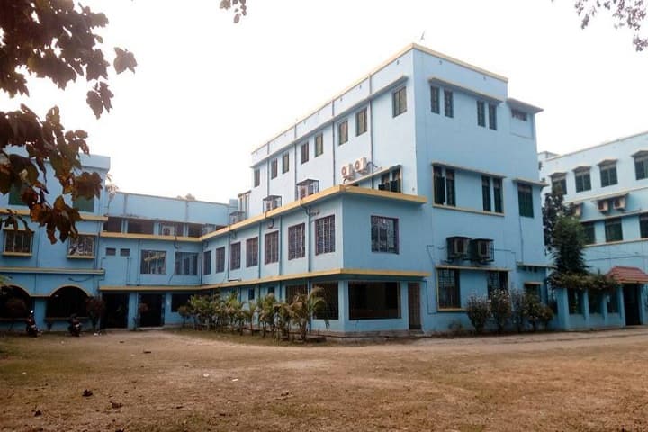 Berhampore College campus in Murshidabad, West Bengal, India — photo 1