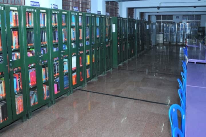 SRM Dental College campus in Chennai, Tamil Nadu, India — photo 5