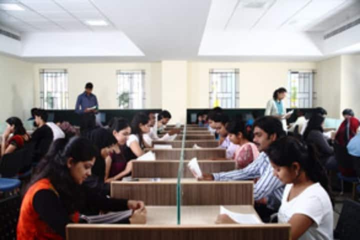 The Oxford College of Science campus in Bangalore, Karnataka, India — photo 4