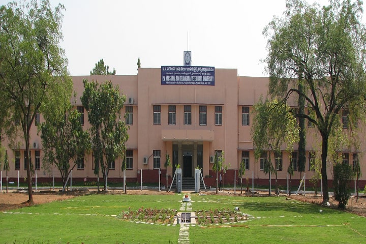 PV Narsimha Rao Telangana Veterinary University campus in Hyderabad, Telangana, India — photo 2