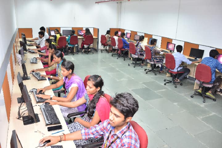 Sri Ramachandra Faculty of Management Sciences campus in Chennai, Tamil Nadu, India — photo 4