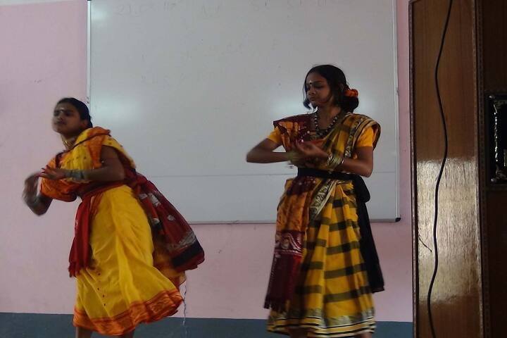 Sailajananda Falguni Smriti Mahavidyalaya campus in Burdwan, West Bengal, India — photo 4