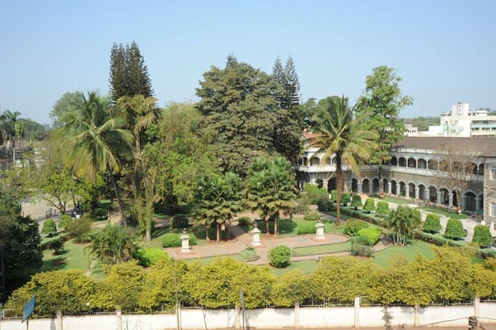 Lingaraj College campus in Belgaum, Karnataka, India — photo 2