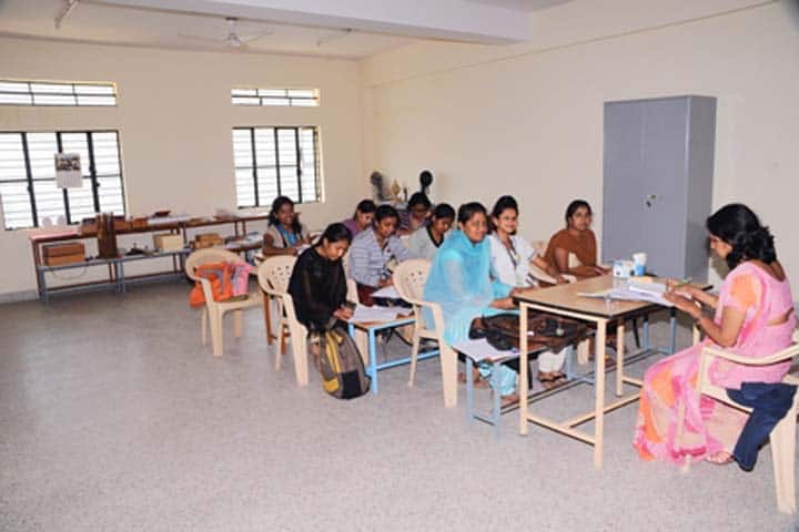 Sacred Heart Girls First Grade College campus in Bangalore, Karnataka, India — photo 3