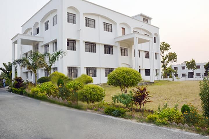 Savitri Mahila Degree College campus in Faizabad, Uttar Pradesh, India — photo 1