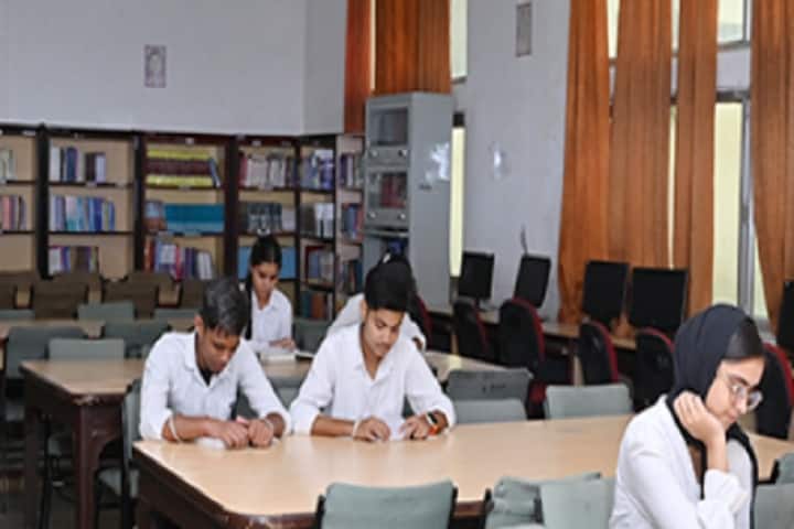Rayat Bahra Professional University campus in Hoshiarpur, Punjab, India — photo 4