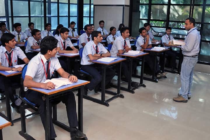 Thakur Polytechnic campus in Mumbai, Maharashtra, India — photo 2