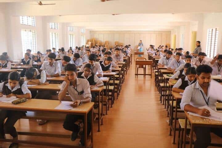 Mount Carmel College campus in Ernakulam, Kerala, India — photo 2