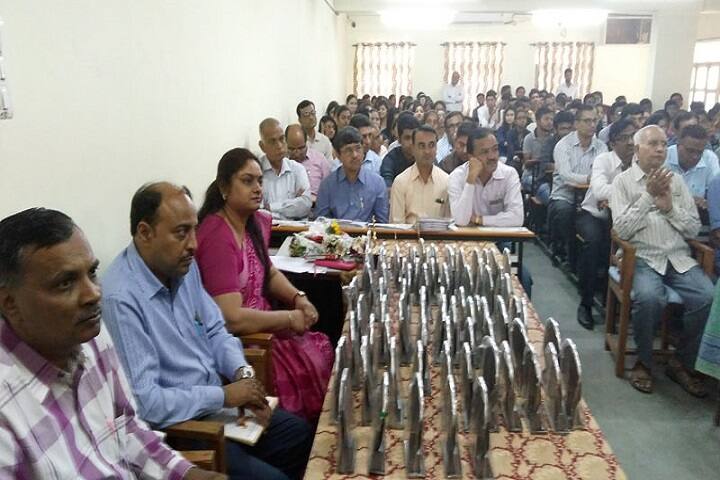 KK Shah Jarodwala Maninagar Science College campus in Ahmedabad, Gujarat, India — photo 4