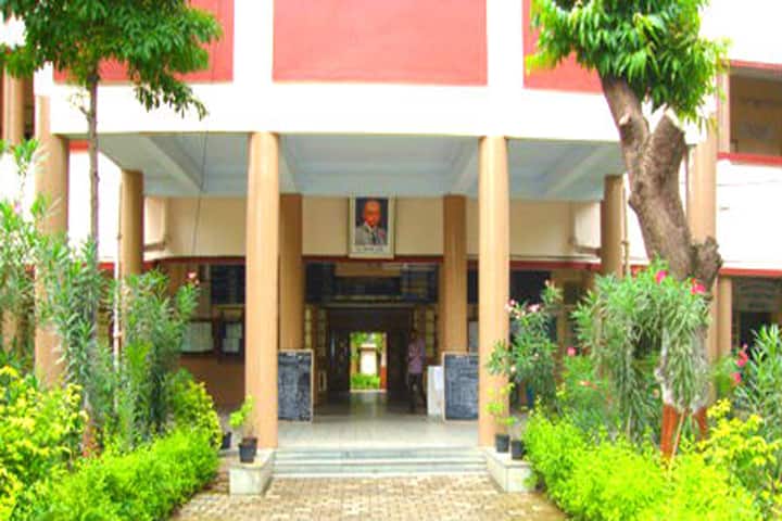 Sir KP College of Commerce campus in Surat, Gujarat, India — photo 1