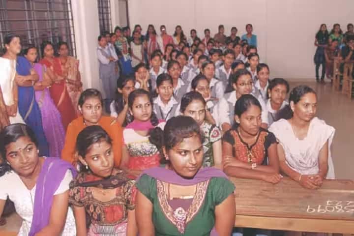 Mar Gregorios Abdul Jaleel Arts and Science College campus in Mannam, Kerala, India — photo 2