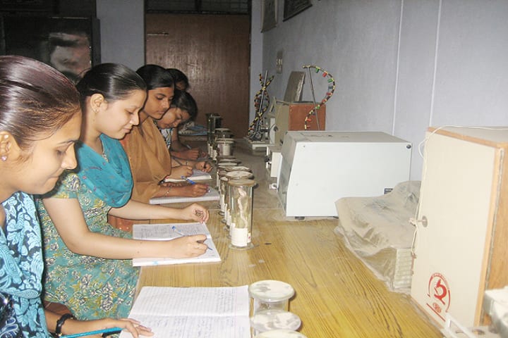 Rajkiya Mahila Snatkottar Mahavidyalaya campus in Banda, Uttar Pradesh, India — photo 5