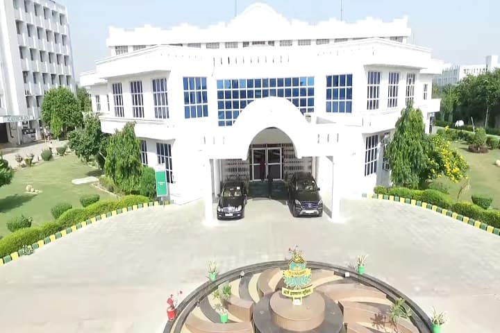 GLA University campus in Greater Noida, Uttar Pradesh, India — photo 3