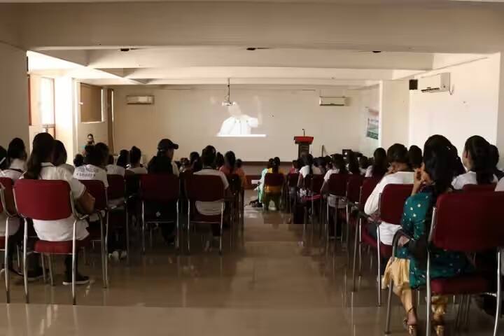 KVA DAV College For Women campus in Karnal, Haryana, India — photo 4