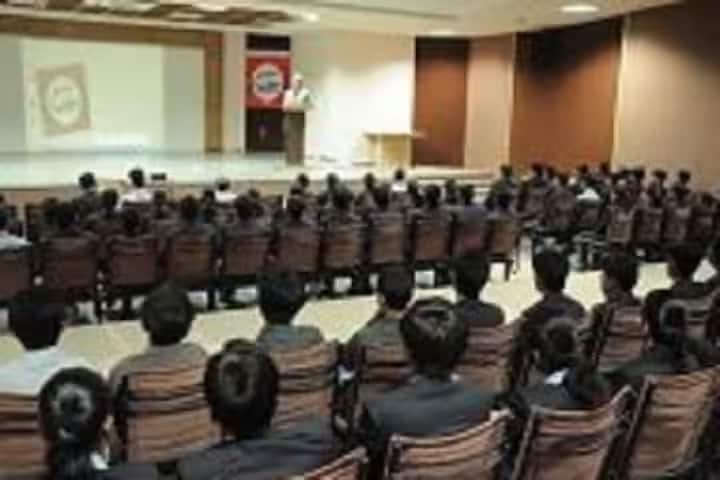 Shri VM Mehta Institute of Ayurveda campus in Jamnagar, Gujarat, India — photo 2
