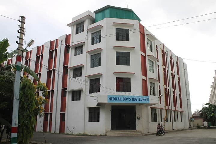 Bareilly International University campus in Bareilly, Uttar Pradesh, India — photo 5