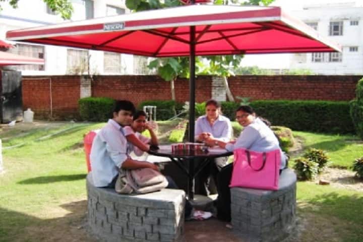 Institute of Applied Medicine and Research, Ghaziabad (IAMR Ghaziabad) campus in Ghaziabad, Uttar Pradesh, India — photo 4