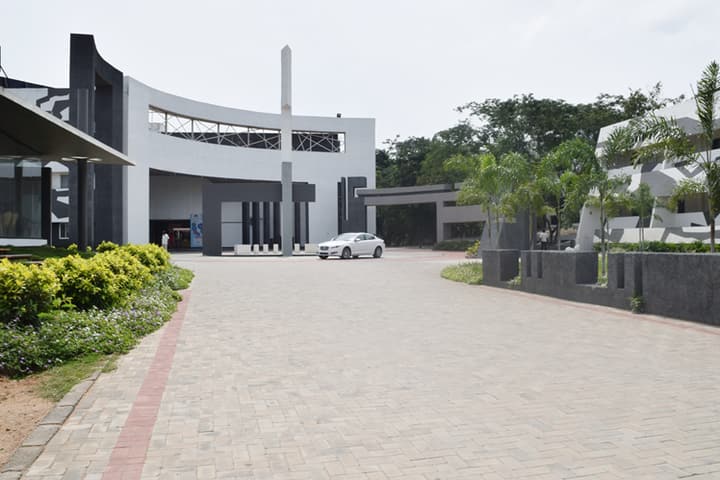 Karpagam Academy of Higher Education campus in Coimbatore, Tamil Nadu, India — photo 3