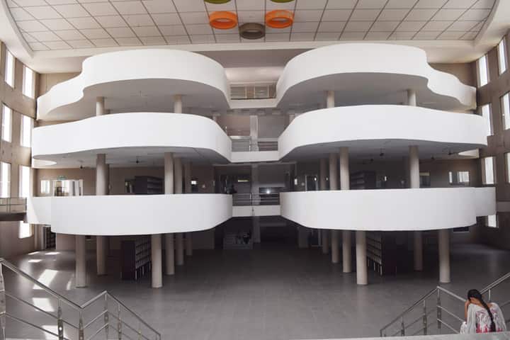 Karpagam Academy of Higher Education campus in Coimbatore, Tamil Nadu, India — photo 4