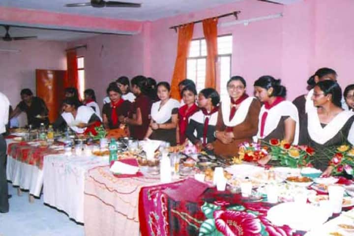 Model Divine Mahila College campus in Baghpat, Uttar Pradesh, India — photo 4